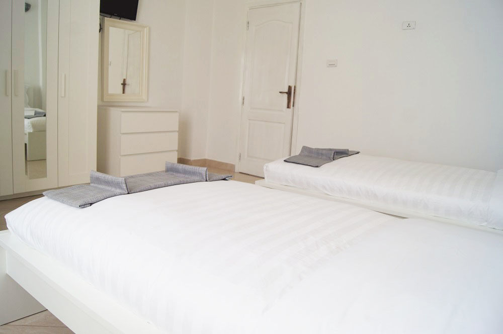 White House Addis Hotel Bagian luar foto