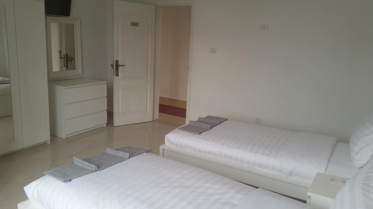 White House Addis Hotel Bagian luar foto