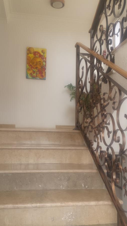White House Addis Hotel Bagian luar foto