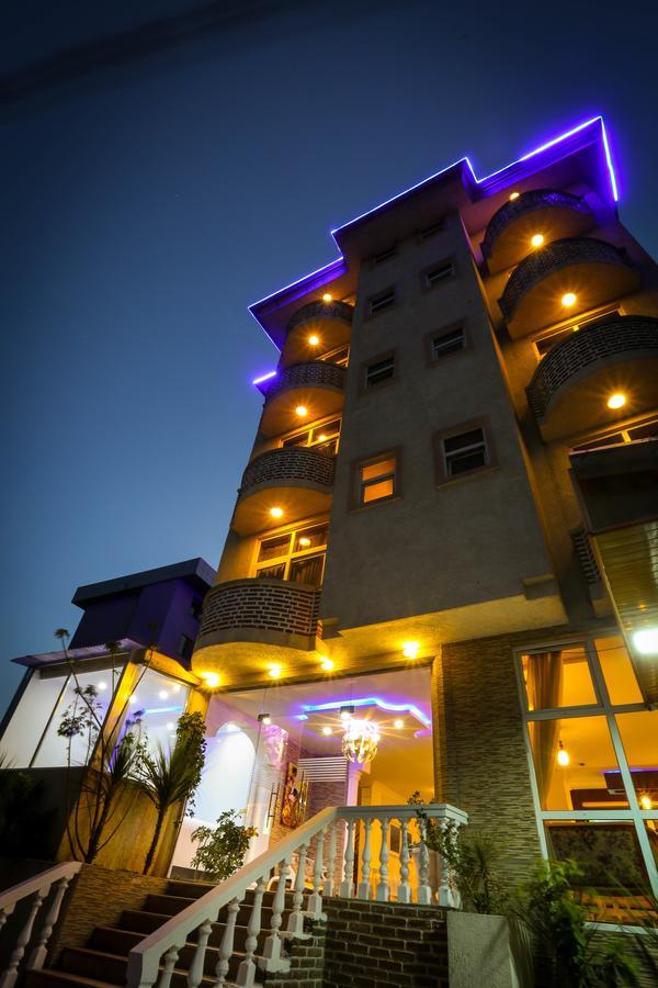 White House Addis Hotel Bagian luar foto