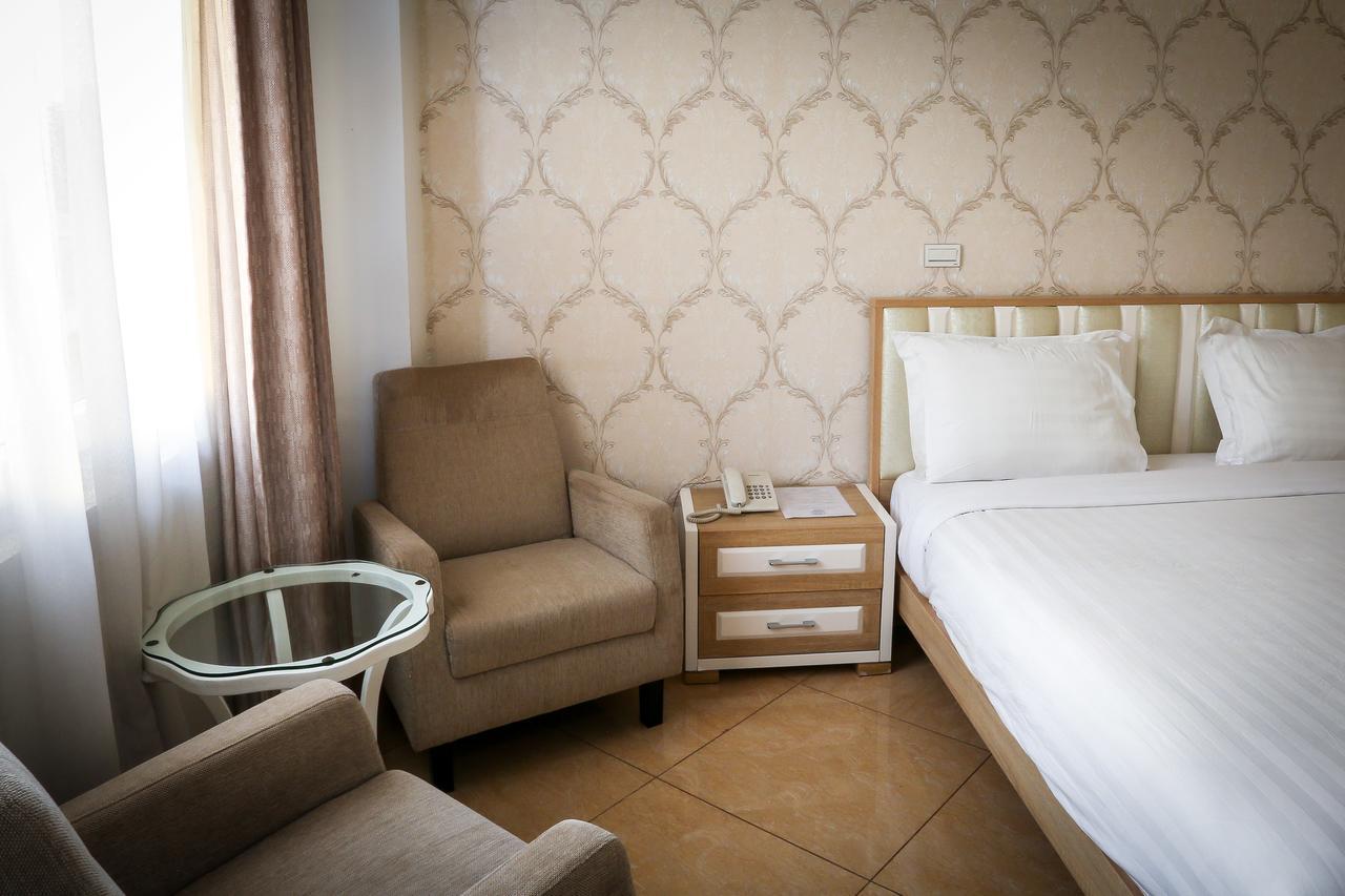 White House Addis Hotel Bagian luar foto