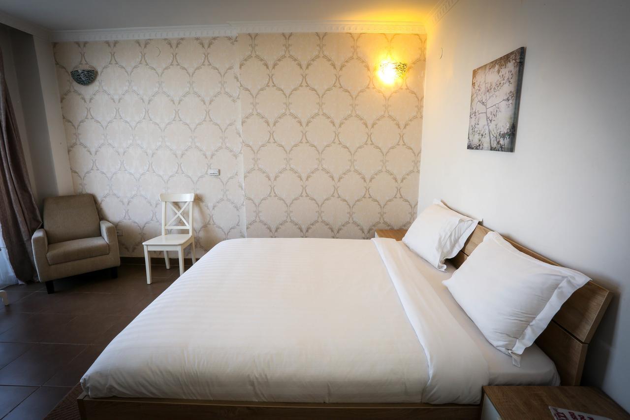 White House Addis Hotel Bagian luar foto