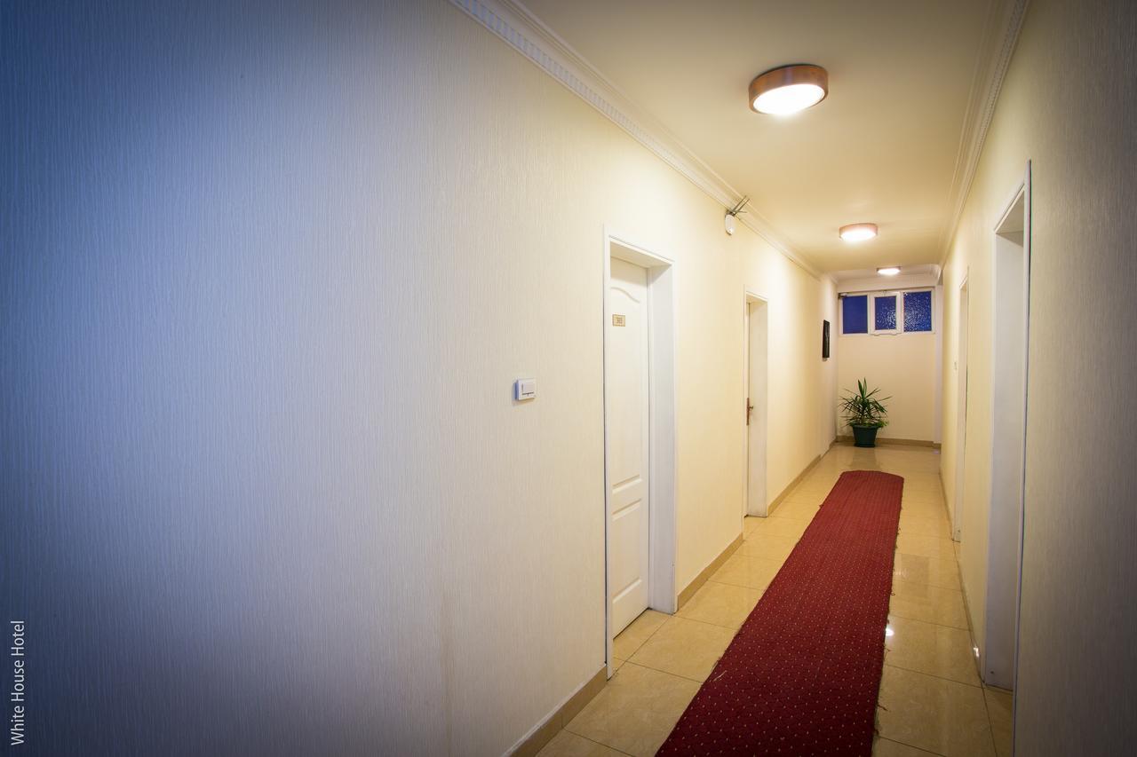 White House Addis Hotel Bagian luar foto