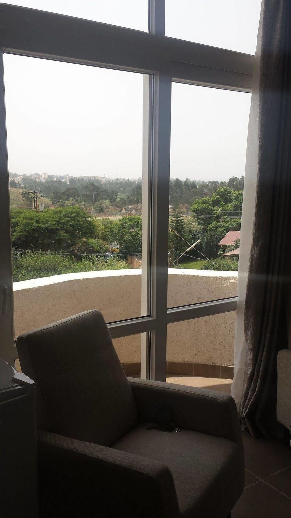 White House Addis Hotel Bagian luar foto